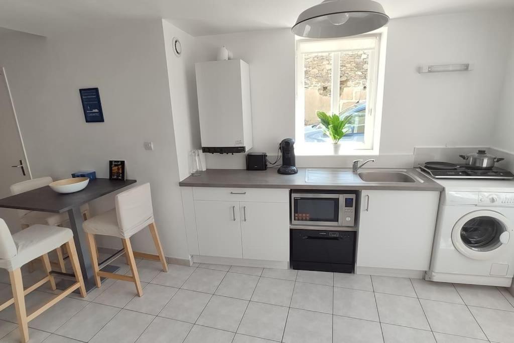 2 Pieces Classe 2 Etoiles Et Terrasse Centre Historique Apartment Roscoff